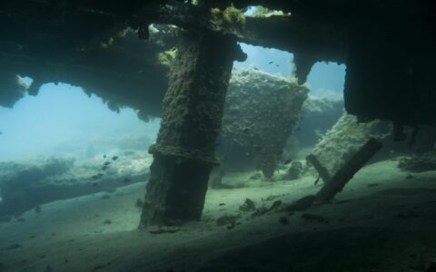 探索马耳他海底的军事遗迹：HMS Maori号沉船潜水之旅