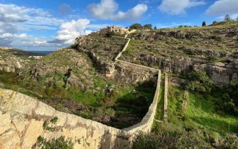 马耳他也有自己的小长城：维多利亚防线