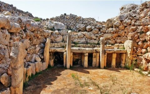 史前的魅力：马耳他神庙的建筑艺术探秘