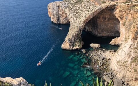 马耳他海岸的隐秘角落，聊一聊蓝洞Blue Grotto