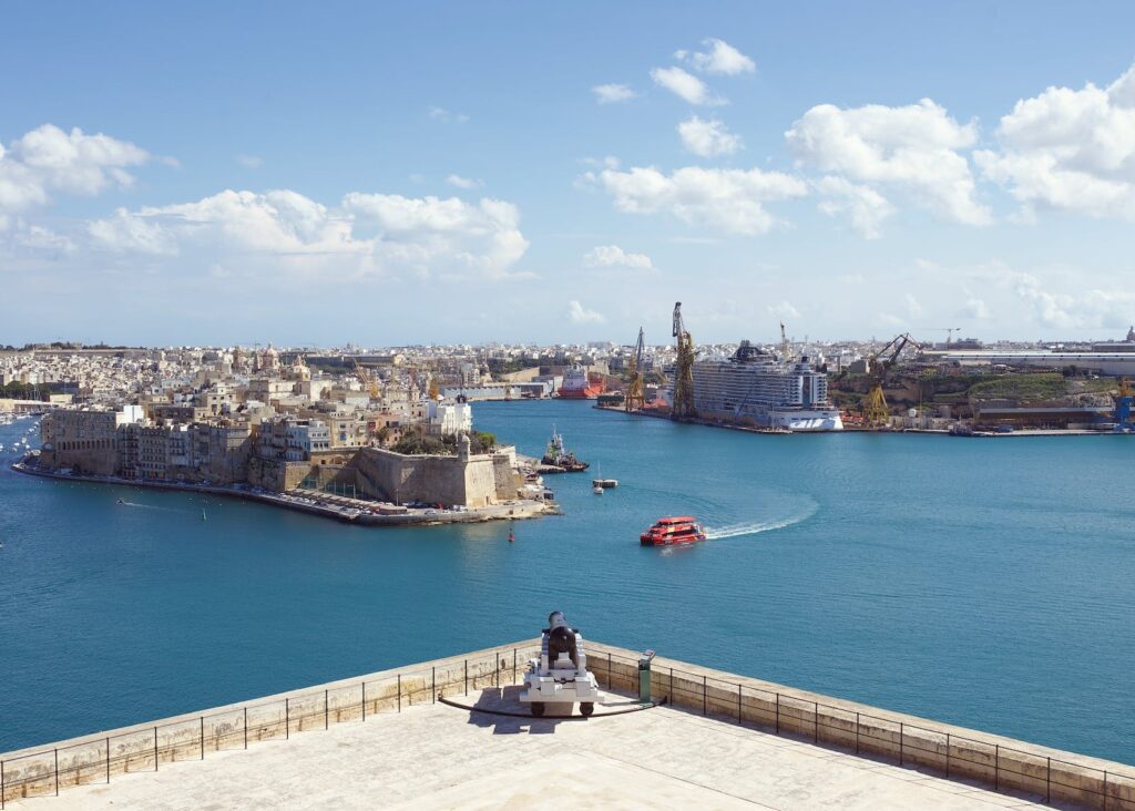 马耳他VS塞浦路斯，哪个地中海岛国更具发展潜力？